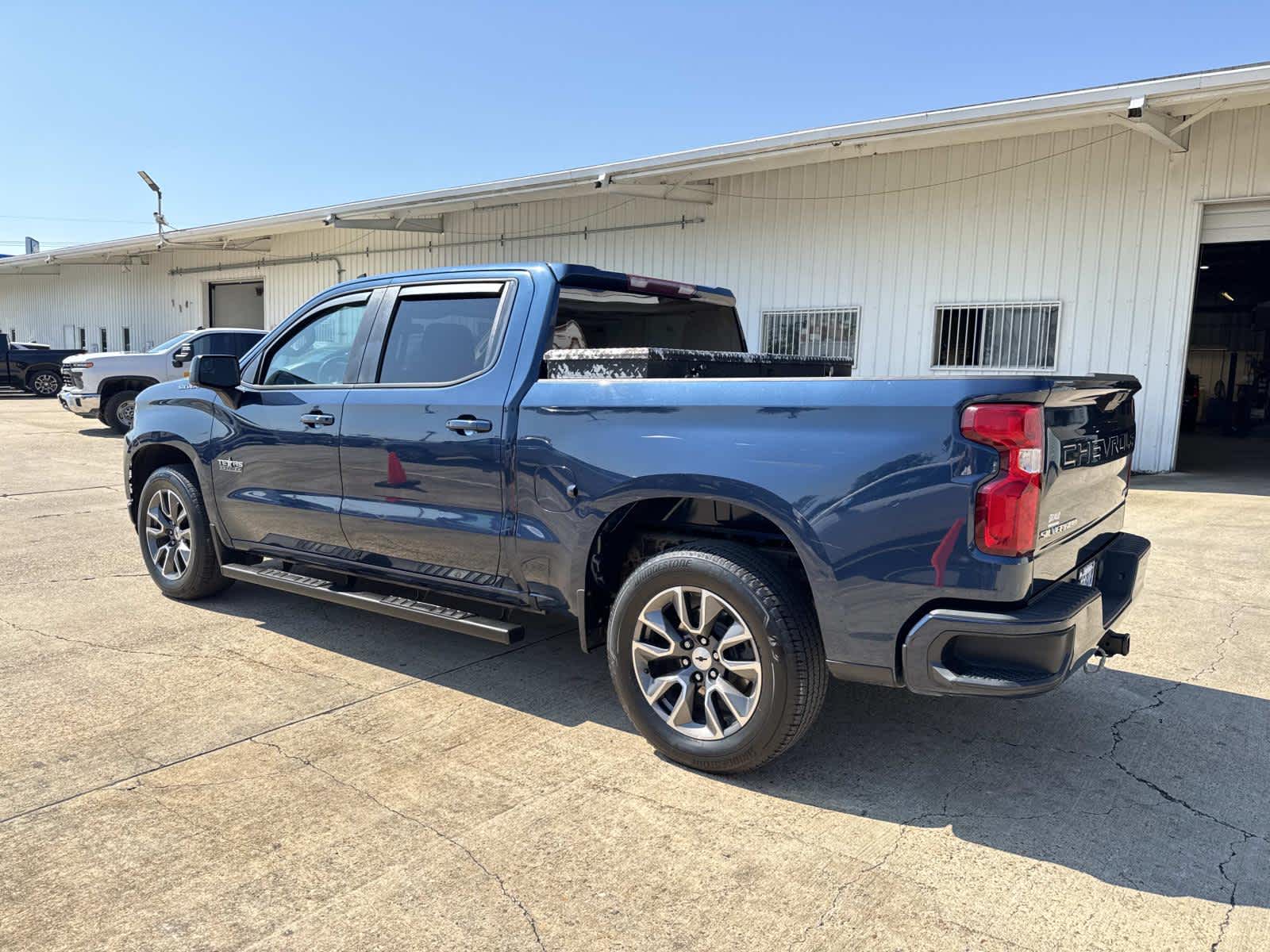 2021 Chevrolet Silverado RST photo 12