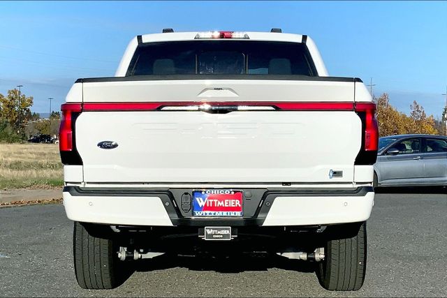 2023 Ford F-150 Lightning Platinum photo 4