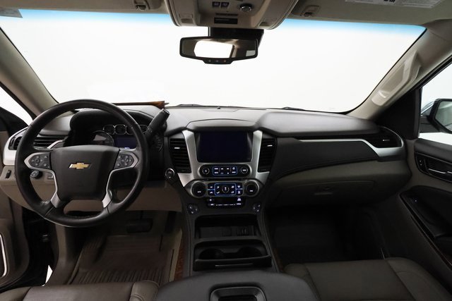 2015 Chevrolet Suburban LTZ photo 4