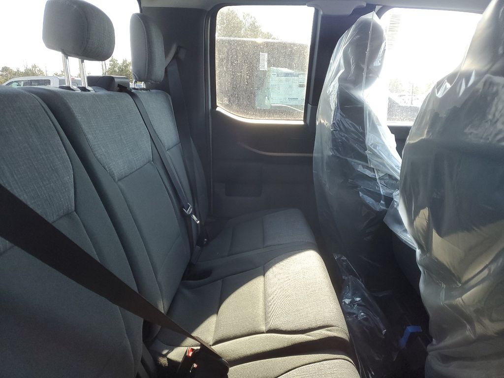 2025 Ford F-250 XLT photo 4