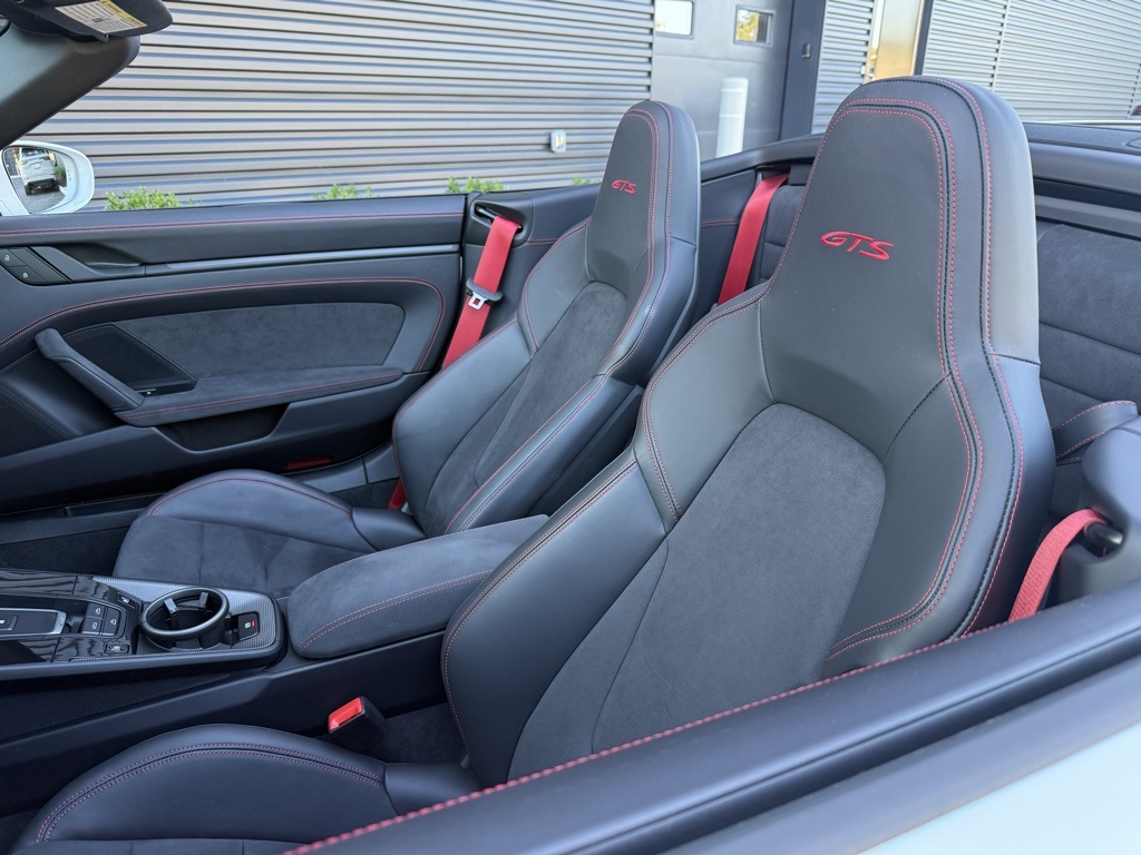 2023 Porsche 911 GTS photo 5
