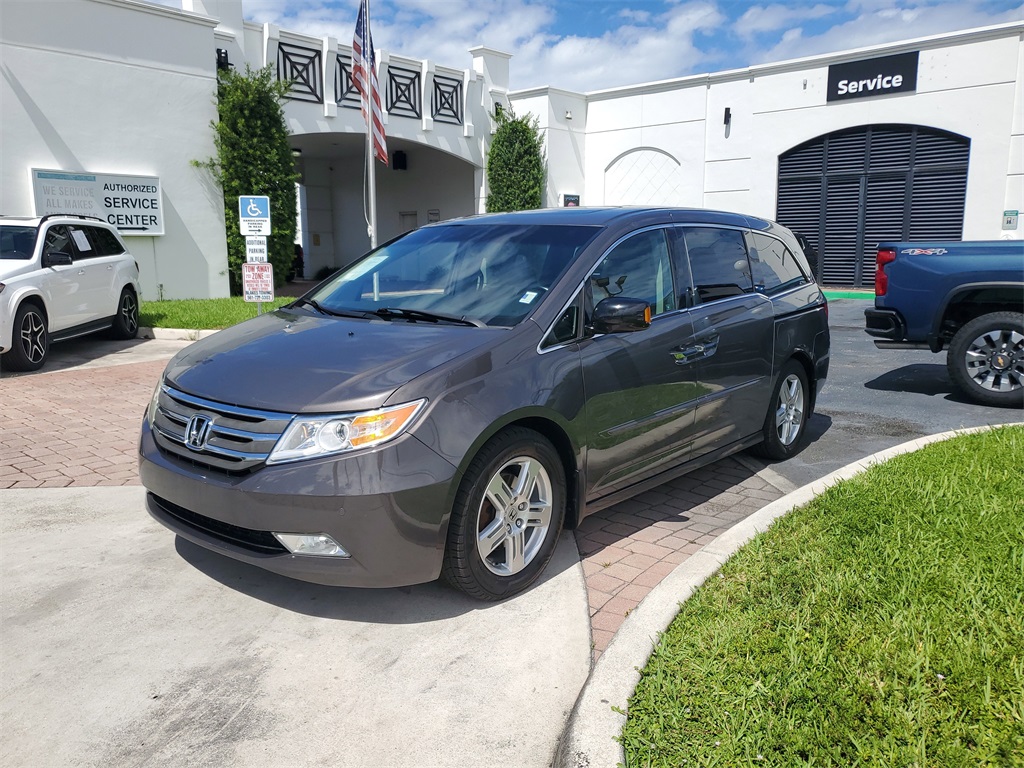 2011 Honda Odyssey Touring Elite photo 3
