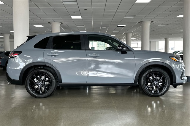 2025 Honda HR-V Sport photo 3