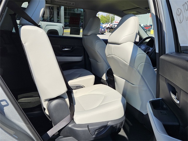 2025 Toyota Grand Highlander XLE photo 14