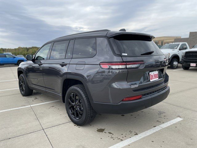 2025 Jeep Grand Cherokee Altitude X photo 3