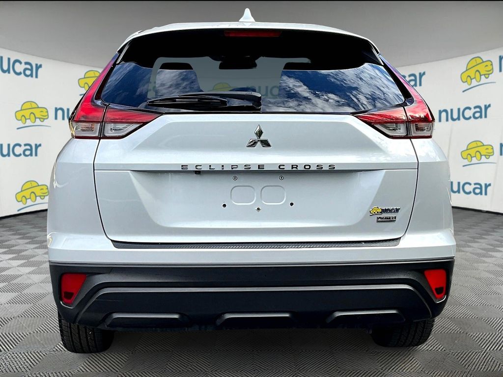 2023 Mitsubishi Eclipse Cross LE photo 5
