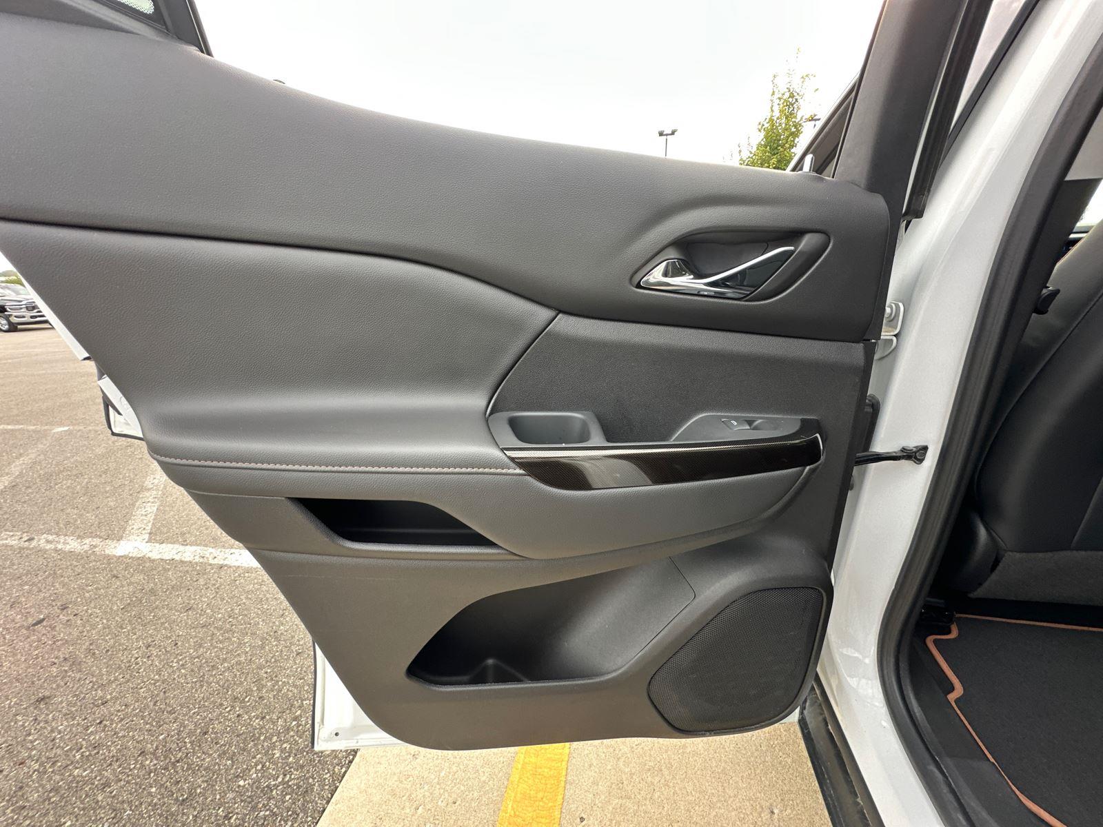 2023 Gmc Acadia AT4 photo 26