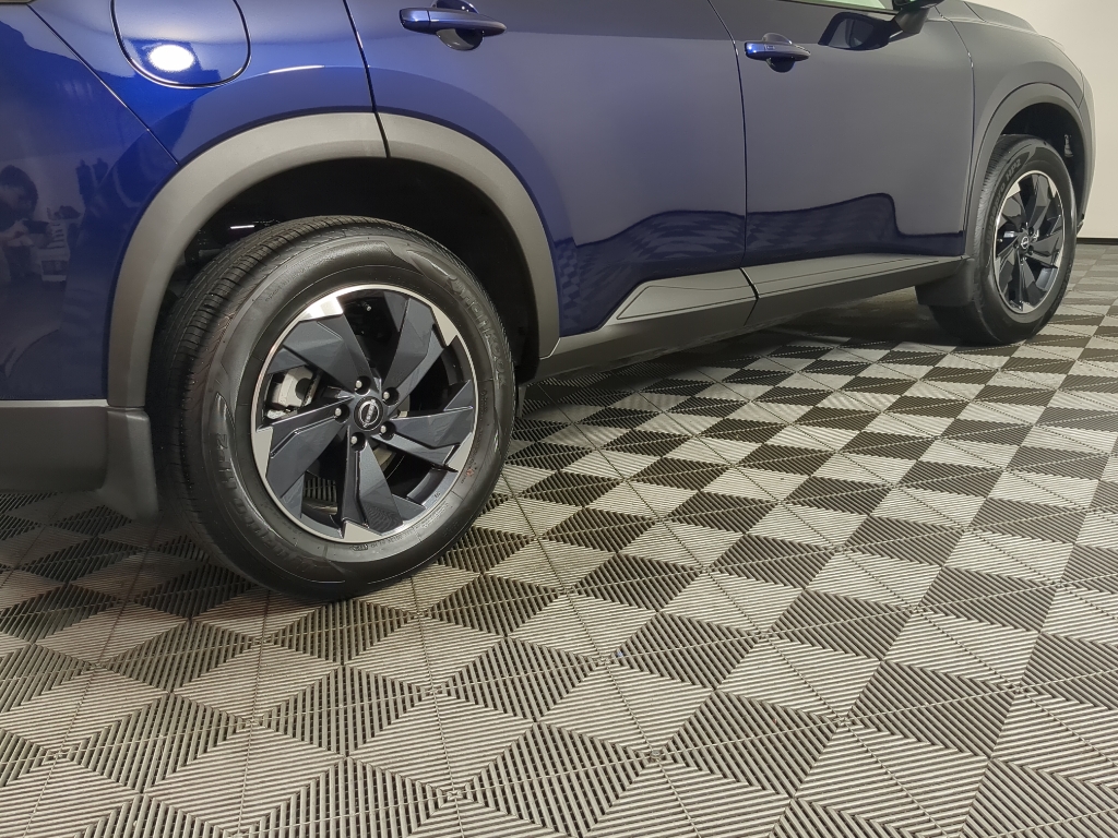 2026 Nissan Rogue SV photo 3