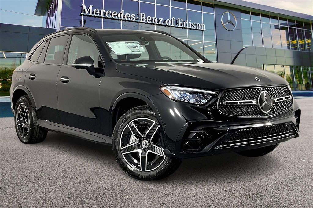 2026 Mercedes-Benz GLC Base's photo