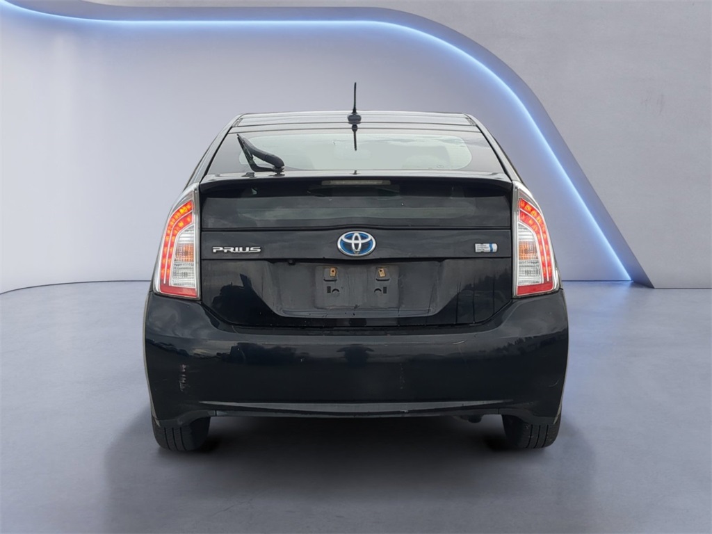 2015 Toyota Prius Three photo 4