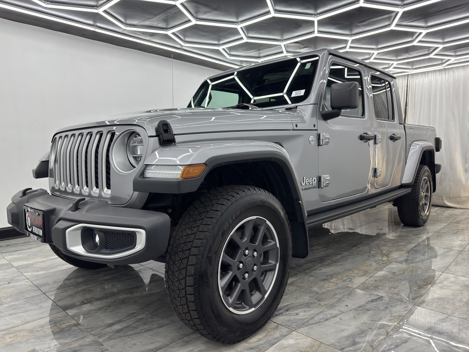 2020 Jeep Gladiator Overland photo 3