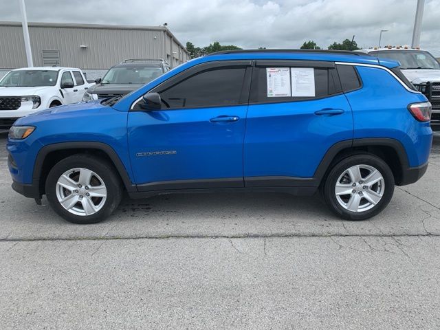 2022 Jeep Compass Latitude photo 3