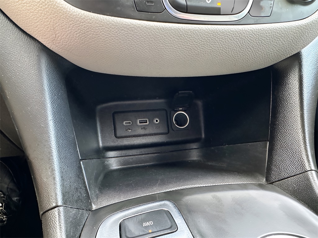 2020 Chevrolet Equinox LS photo 12