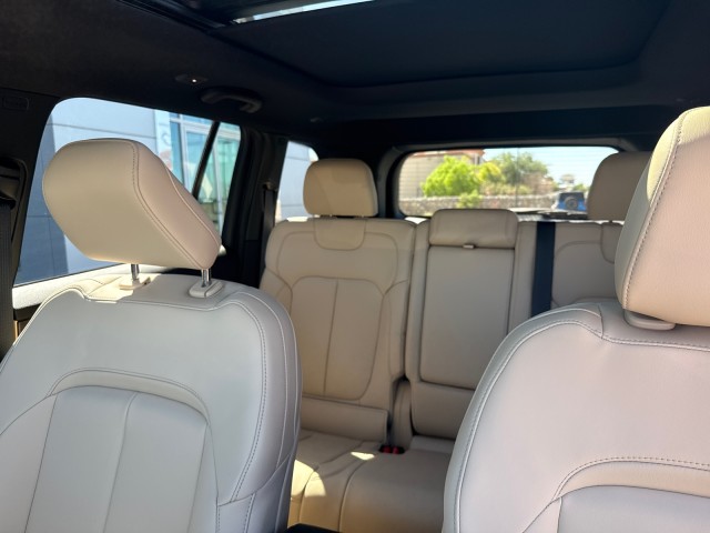 2025 Jeep Grand Cherokee Limited photo 10