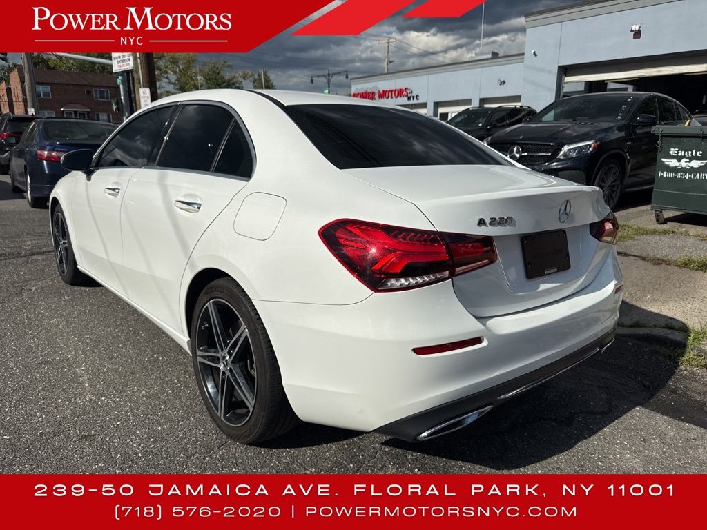 2019 Mercedes Benz A 220 photo 3