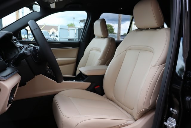 2025 Jeep Grand Cherokee Limited photo 9