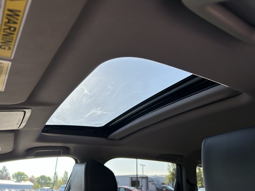 2018 Honda CR-V Touring photo 18