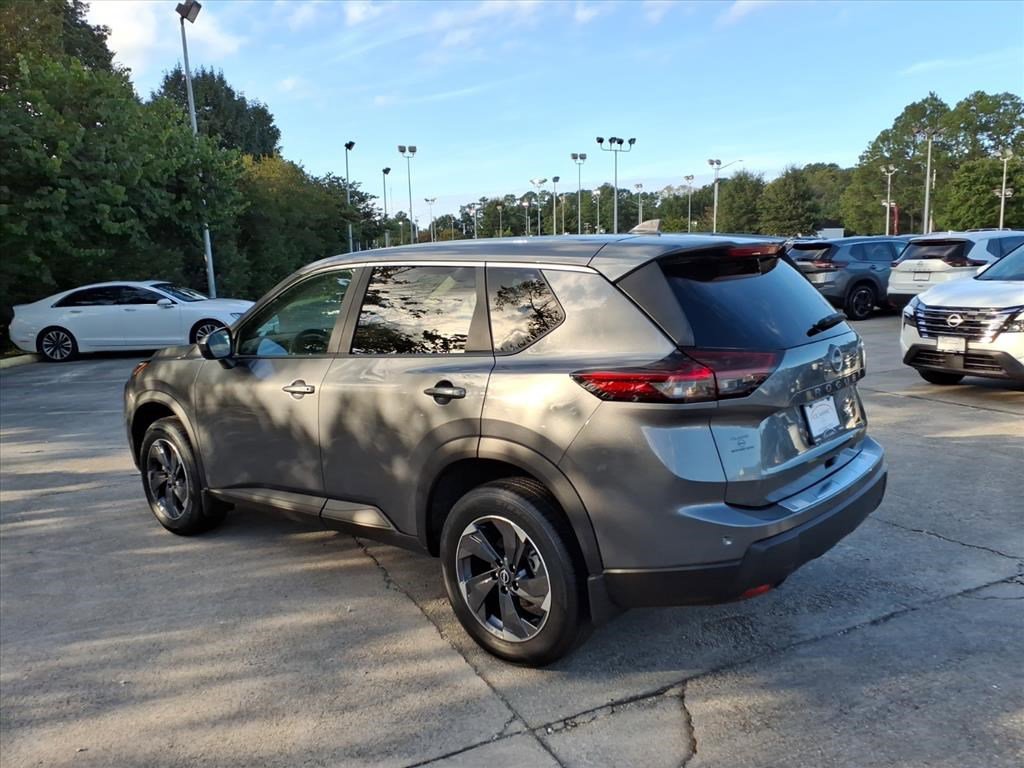 2026 Nissan Rogue SV photo 2