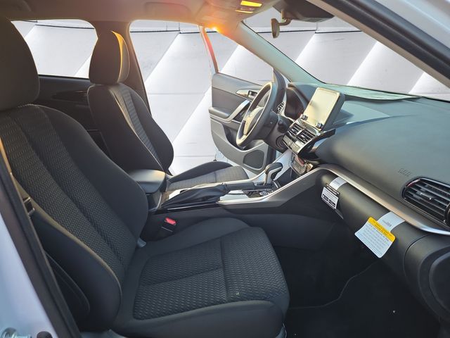 2025 Mitsubishi Eclipse Cross LE photo 13