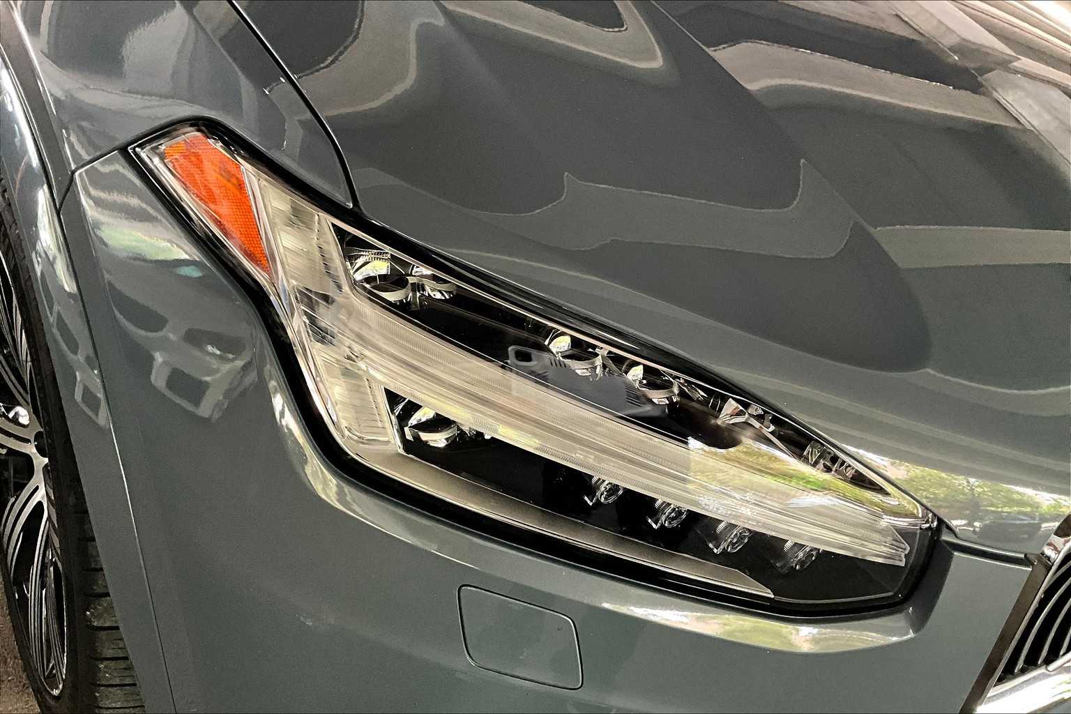 2020 Volvo XC90 Momentum photo 26