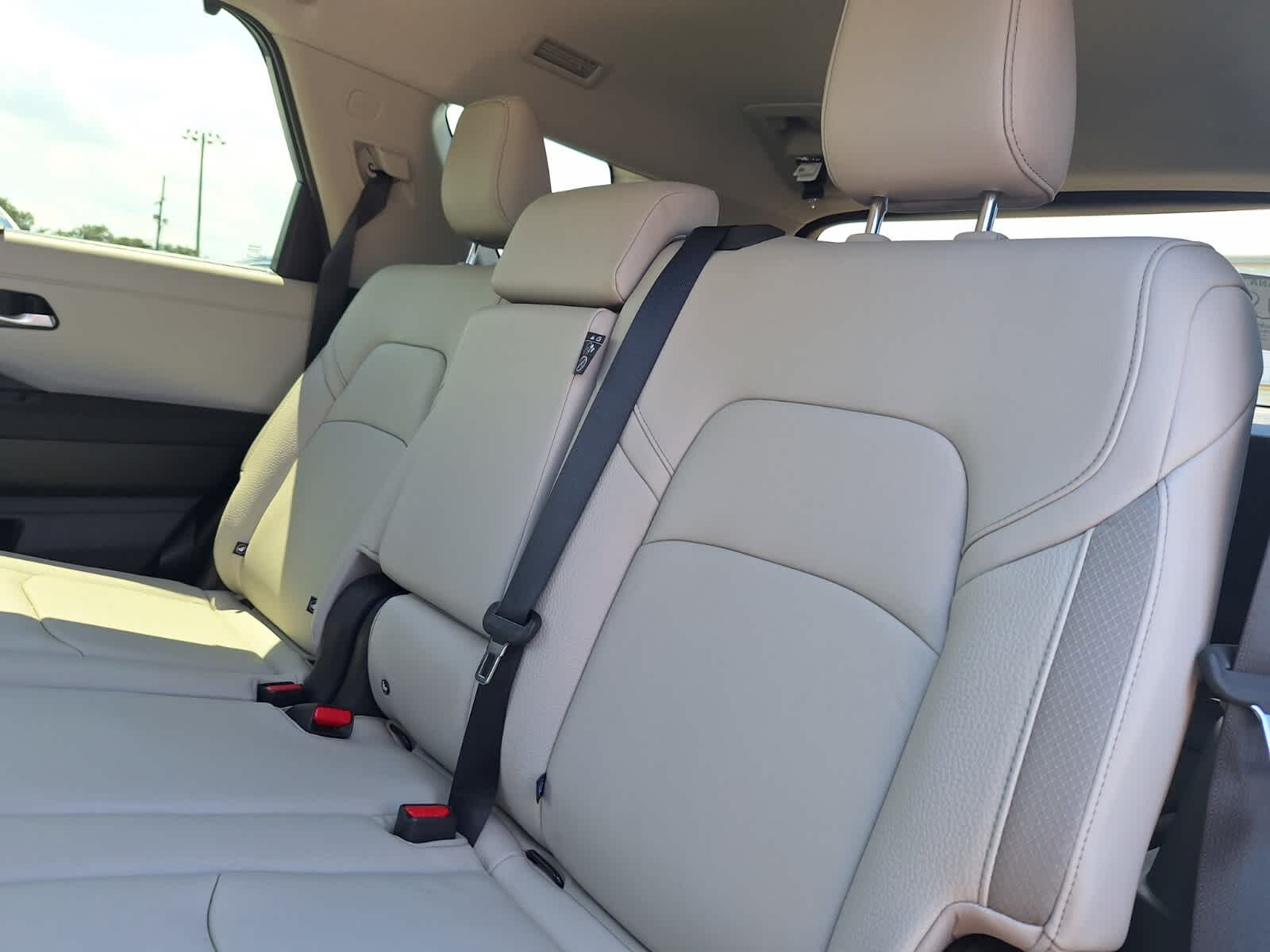 2025 Nissan Pathfinder SL photo 20