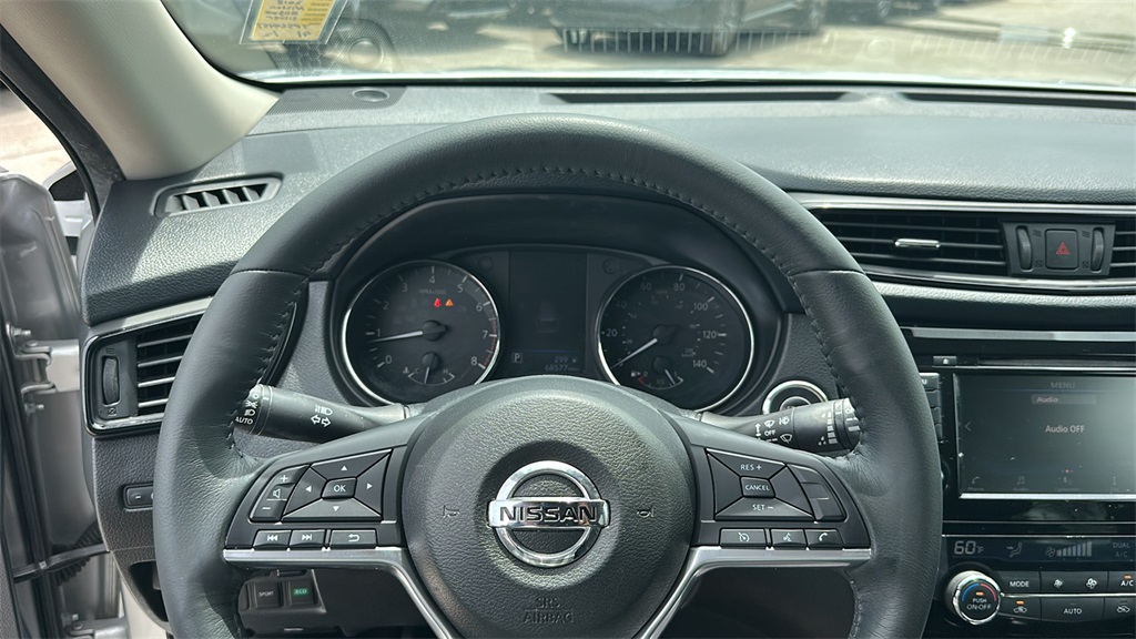 2018 Nissan Rogue SV photo 17
