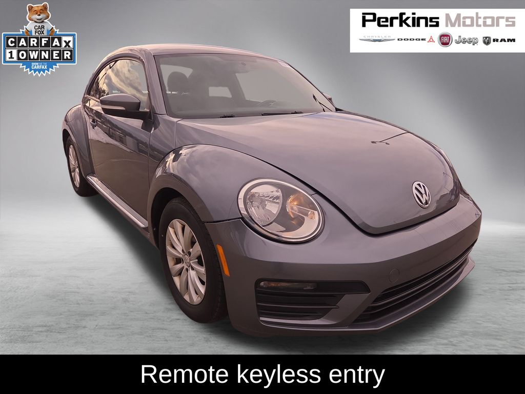 2019 Volkswagen Beetle S's photo