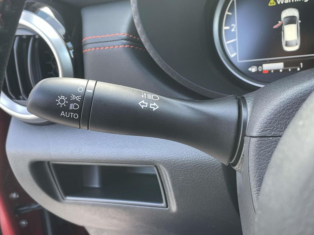 2025 Nissan Versa SR photo 21
