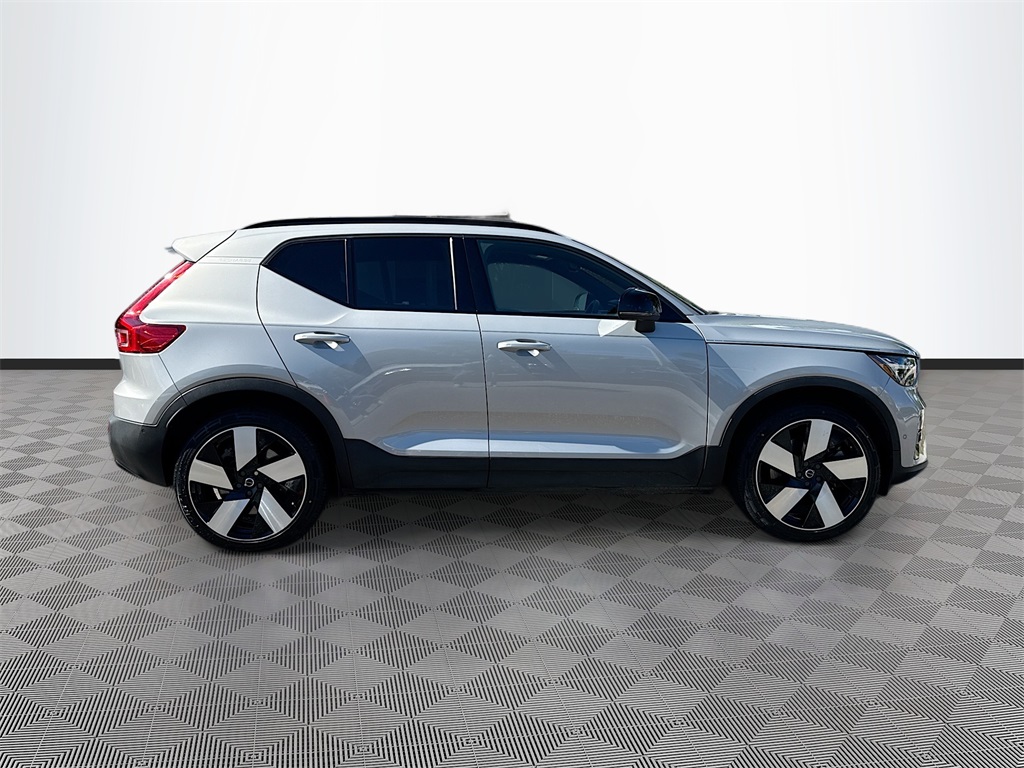 2023 Volvo XC40 Recharge Ultimate photo 4