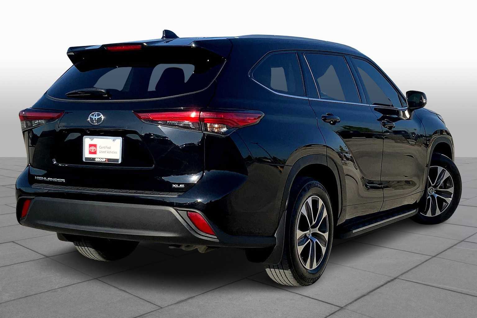 2022 Toyota Highlander XLE photo 12