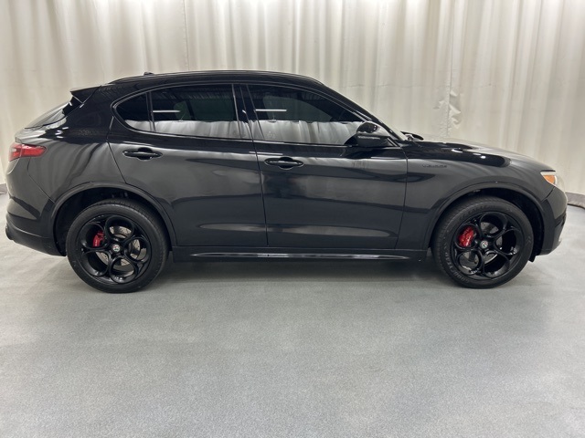2020 Alfa Romeo Stelvio Ti Sport photo 7