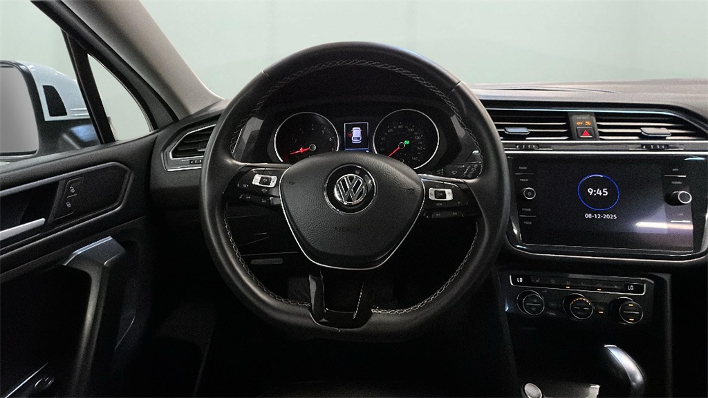 2021 Volkswagen Tiguan R-Line Black SEL photo 10