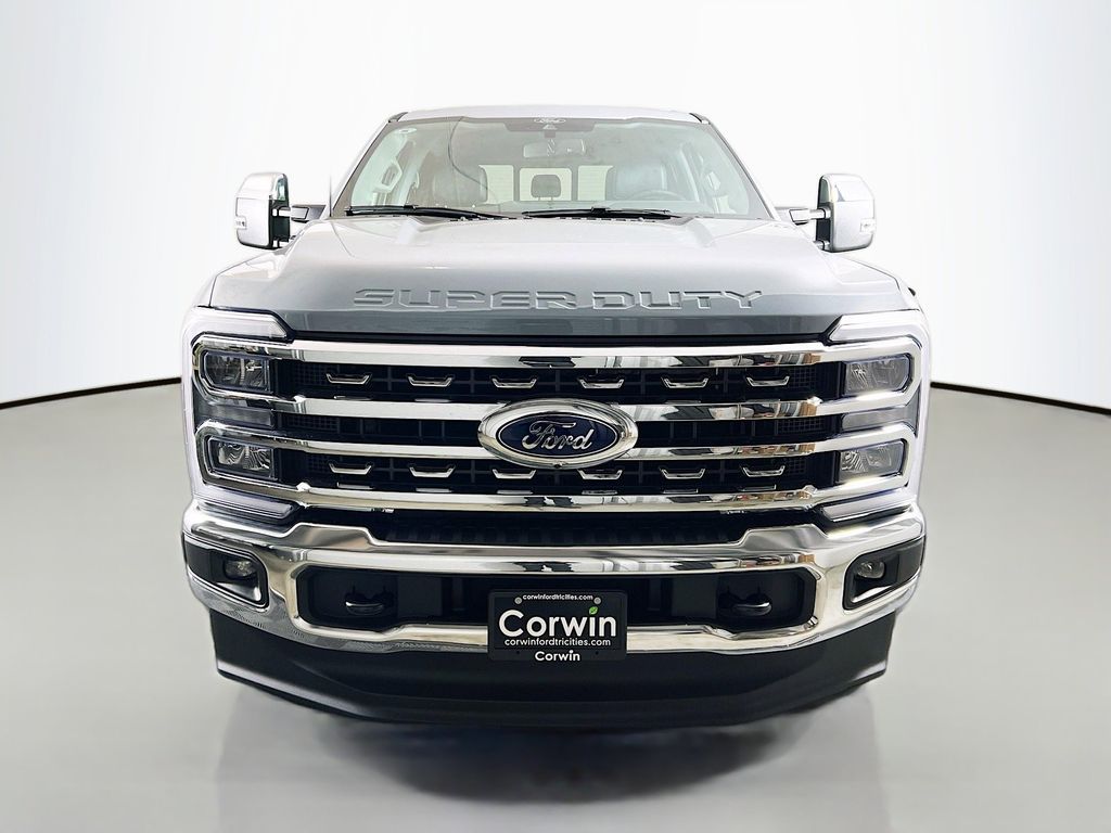 2025 Ford F-350 Lariat photo 4
