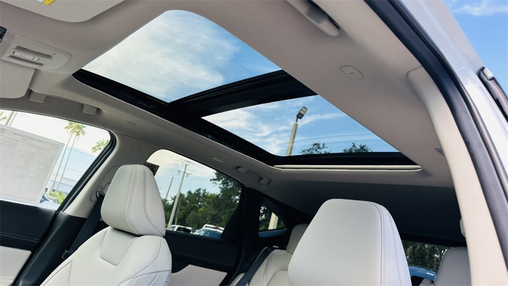 2025 Nissan Murano SL photo 13