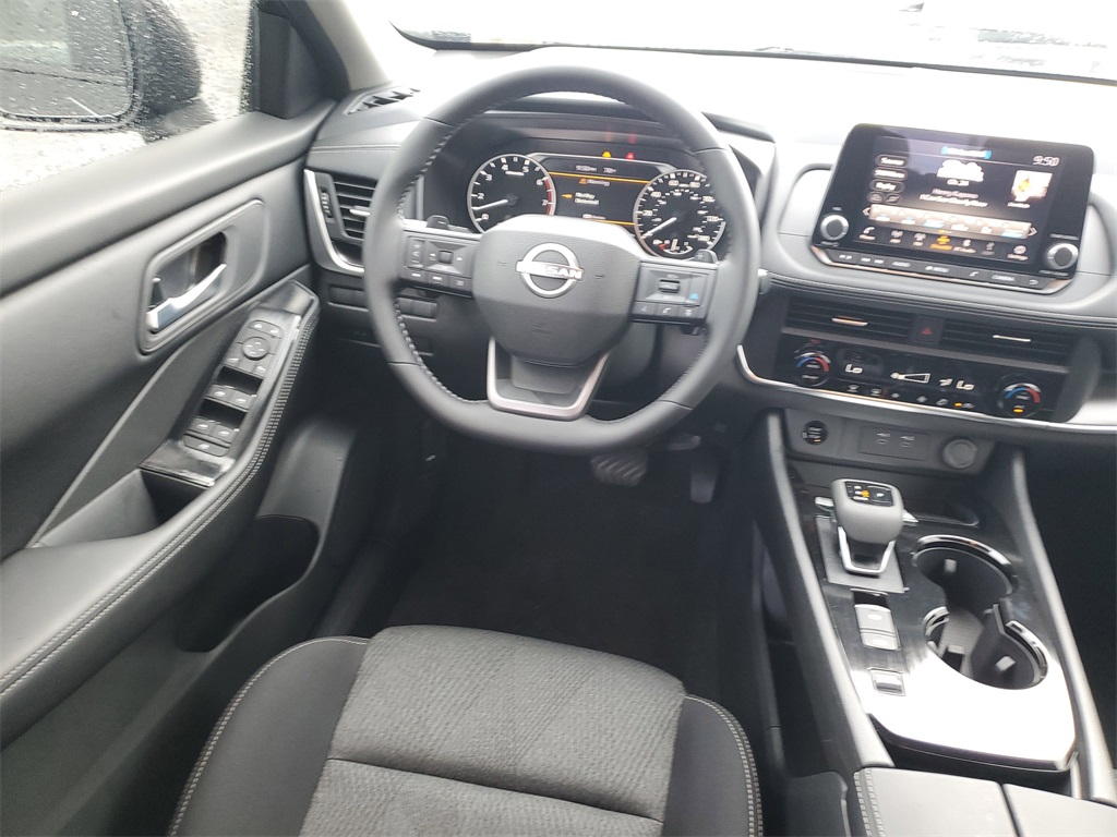 2026 Nissan Rogue SV photo 14
