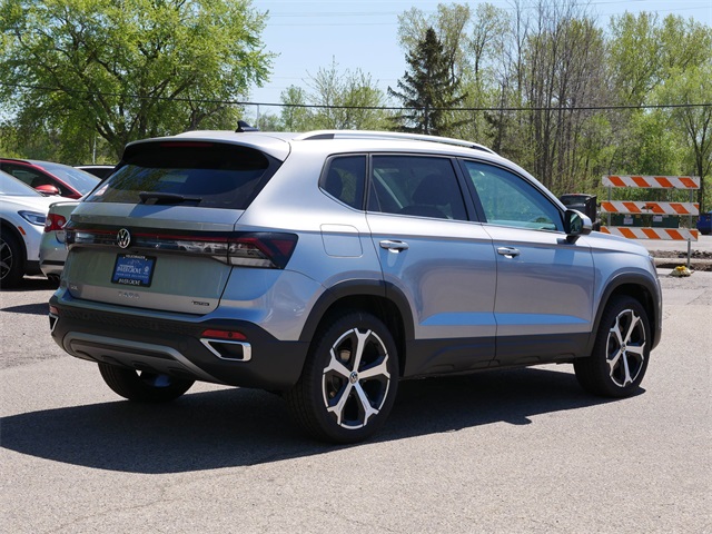 2025 Volkswagen Taos SEL photo 2