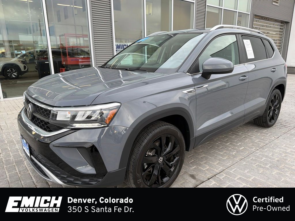 2023 Volkswagen Taos SE's photo