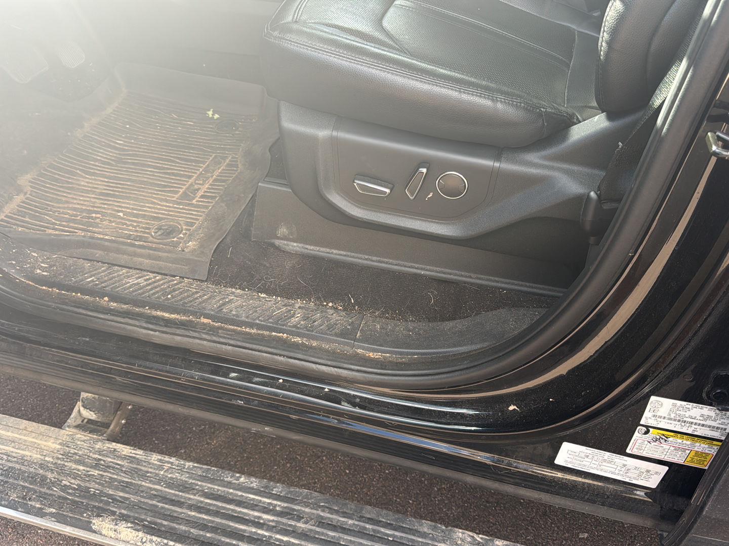 2021 Ford Expedition Limited photo 8