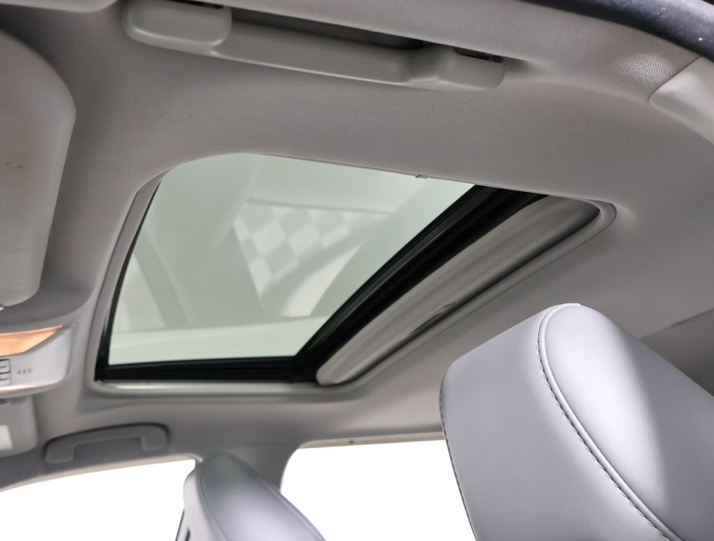 2021 Toyota RAV4 XLE Premium photo 12