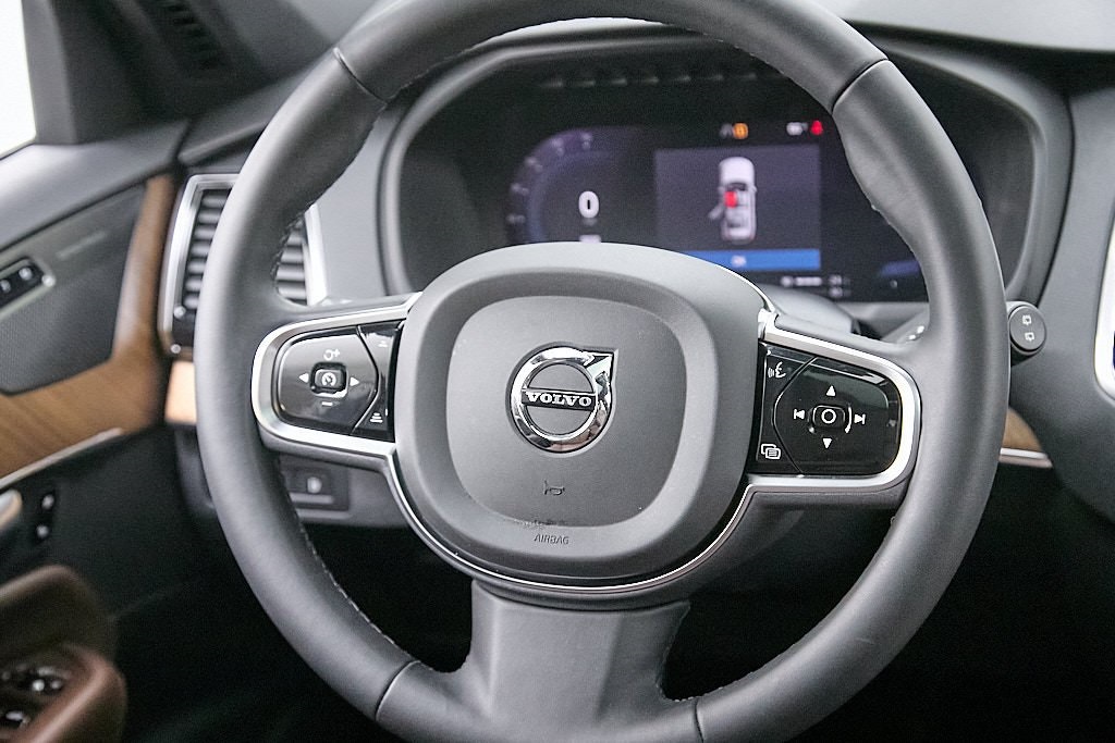 2023 VOLVO XC90 - Image 31