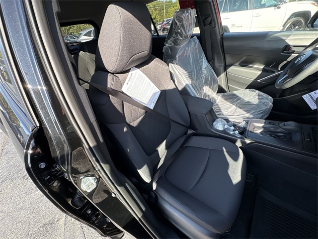 2026 Toyota Corolla Cross LE photo 25