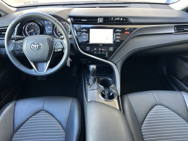 2020 Toyota Camry SE photo 13