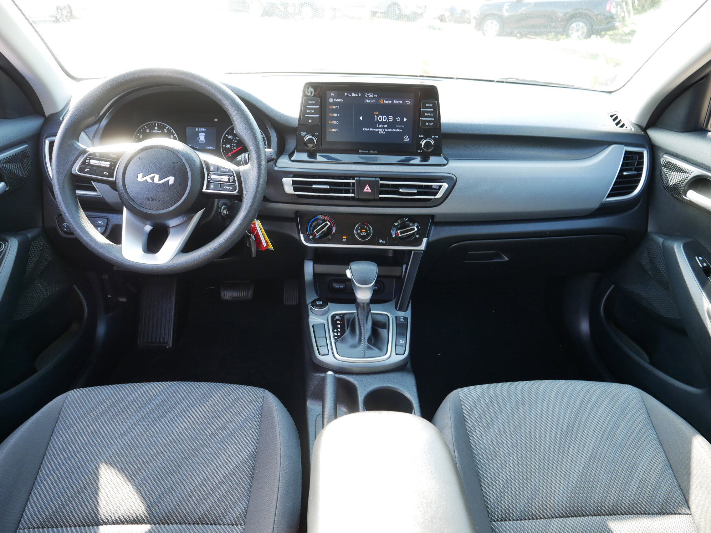 2023 Kia Seltos LX photo 10