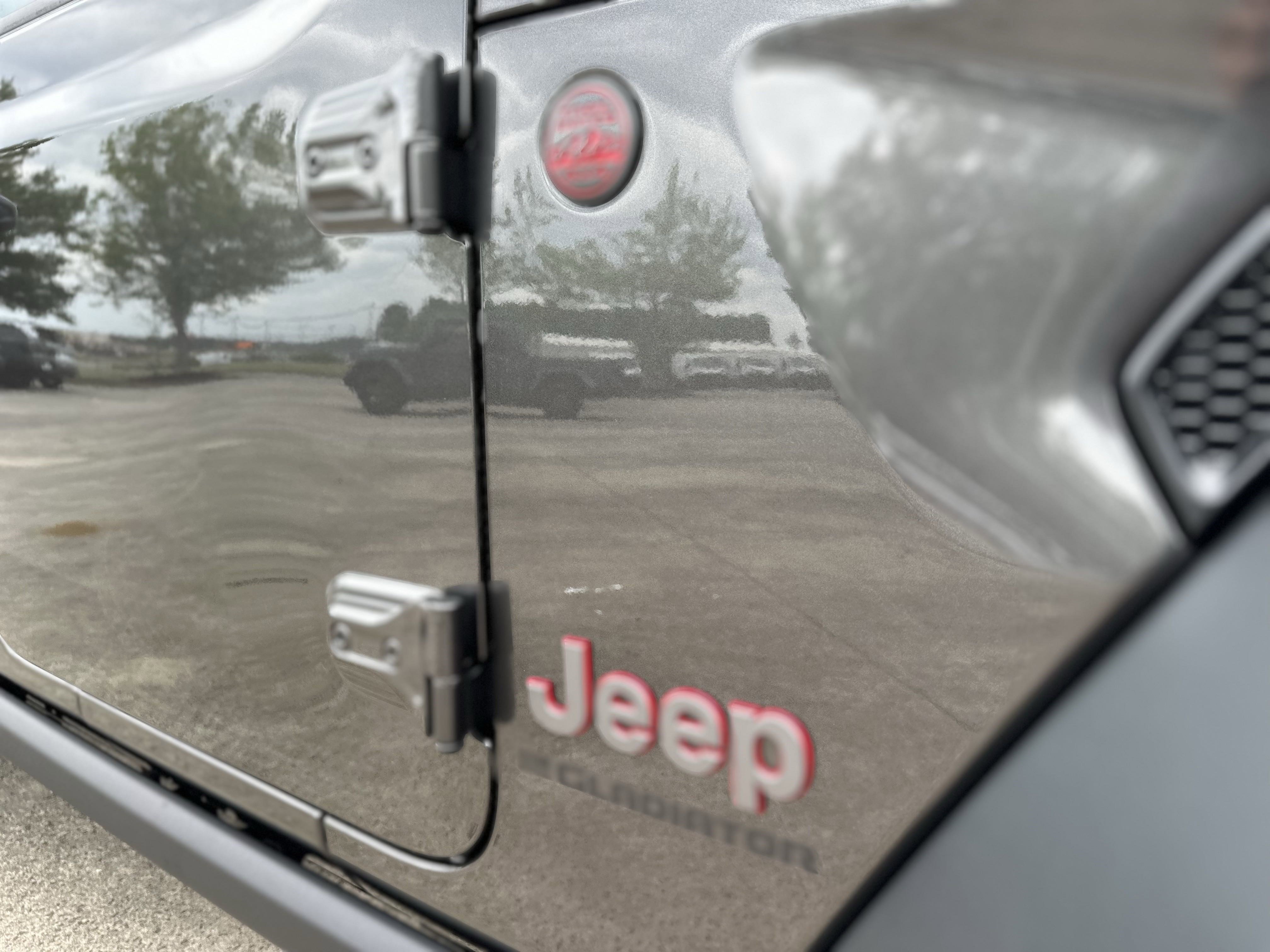 2025 Jeep Gladiator Rubicon photo 3