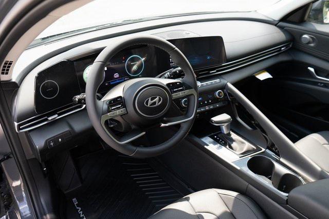 2025 Hyundai Elantra Limited photo 2
