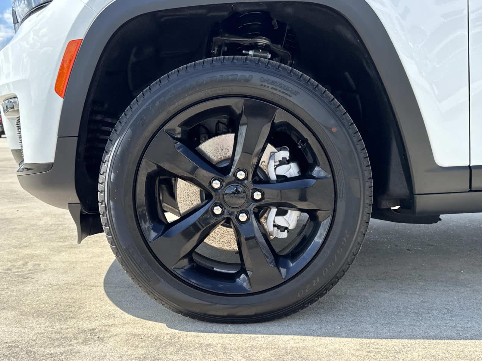 2025 Jeep Grand Cherokee Limited photo 2