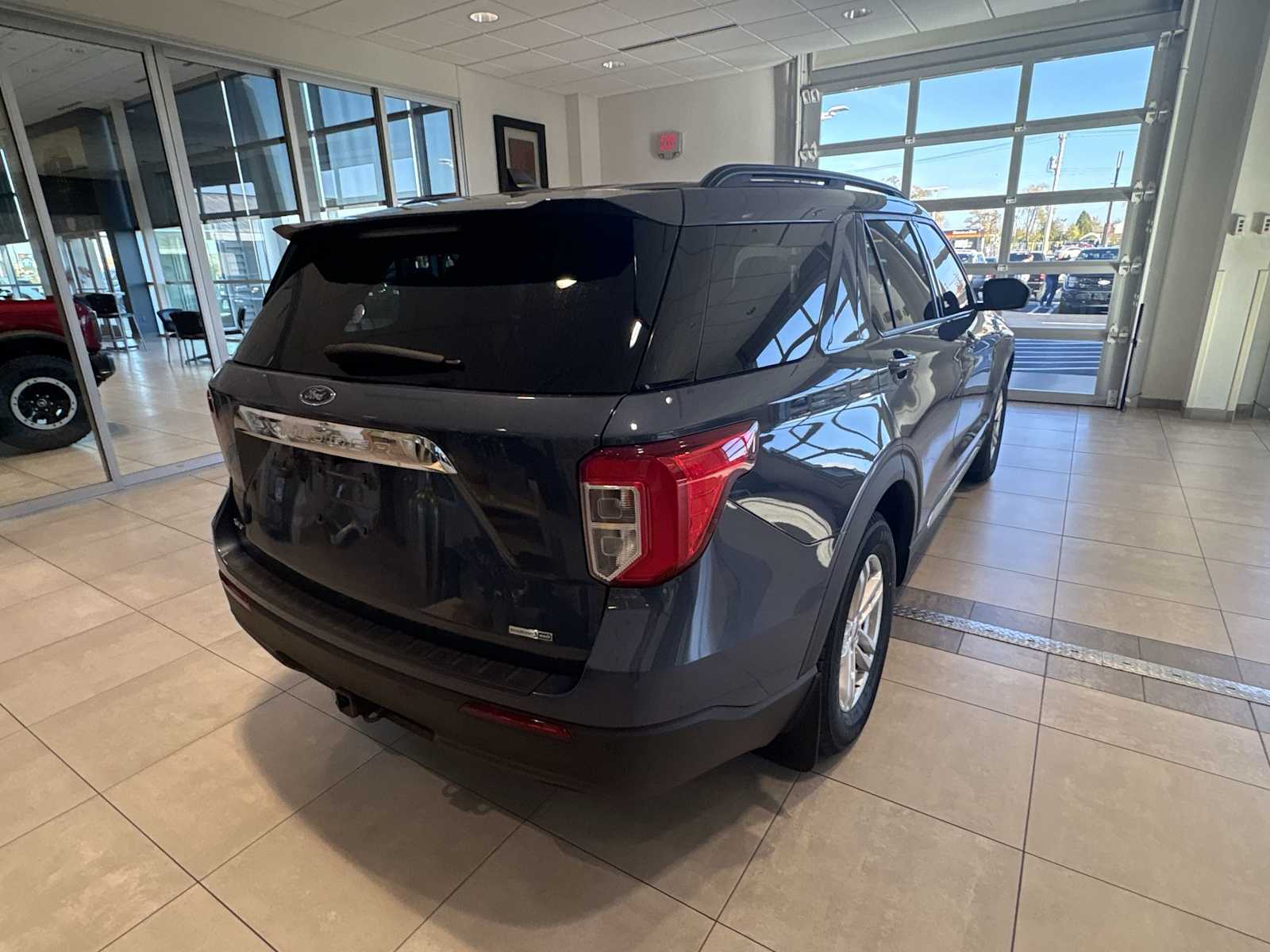 2021 Ford Explorer XLT photo 3