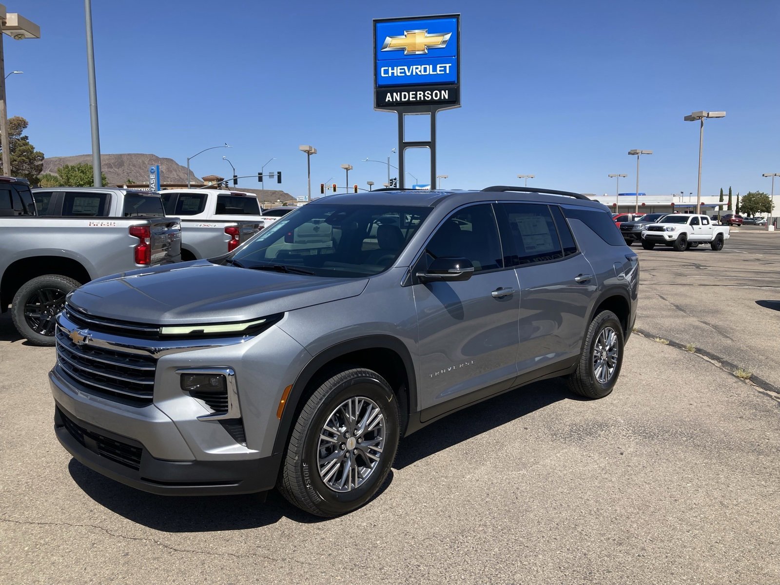 2026 Chevrolet Traverse LT's photo