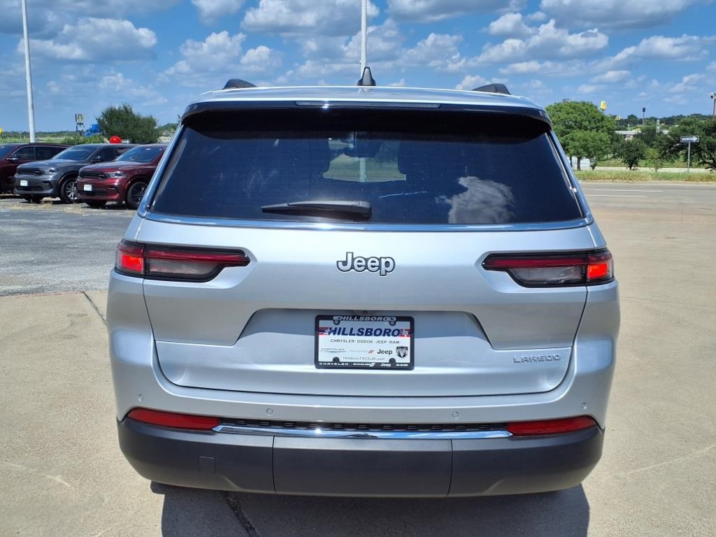 2025 Jeep Grand Cherokee Laredo X photo 4