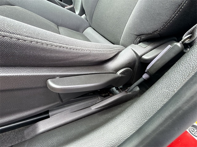 2016 Chevrolet Cruze LT photo 17